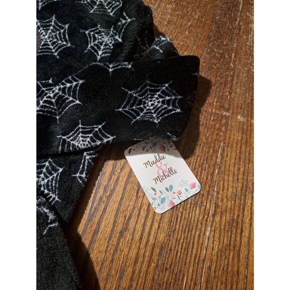 New Maddie & Michelle Girls Halloween Pajamas Skull Spiderweb Hooded Sz 10 NWT - Picture 3 of 6